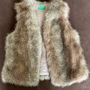 United Colors of Benetton Girls Fur Vest. Sz L